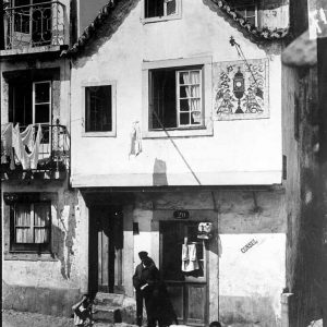 Uma das casas mais antigas da cidade de Lisboa que sobreviveu ao terramoto de 1755.