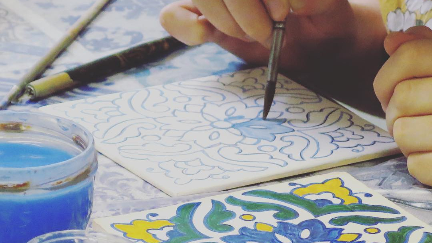 Taller de pintura de azulejos junto al Museo Azulejos