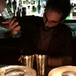 Cinco Lounge, a cocktail bar in Lisbon with an incredible menu and a great friendly atmosphere