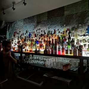 Cinco Lounge, a cocktail bar in Lisbon with an incredible menu and a great friendly atmosphere