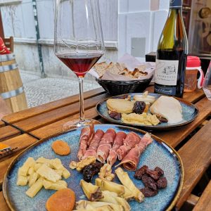 Club des Châteaux, Lisbon wine bar