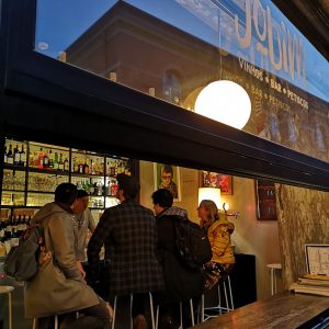 Jobim bar is a friendly and consensual wine bar located on Principe Real in Lisbon
