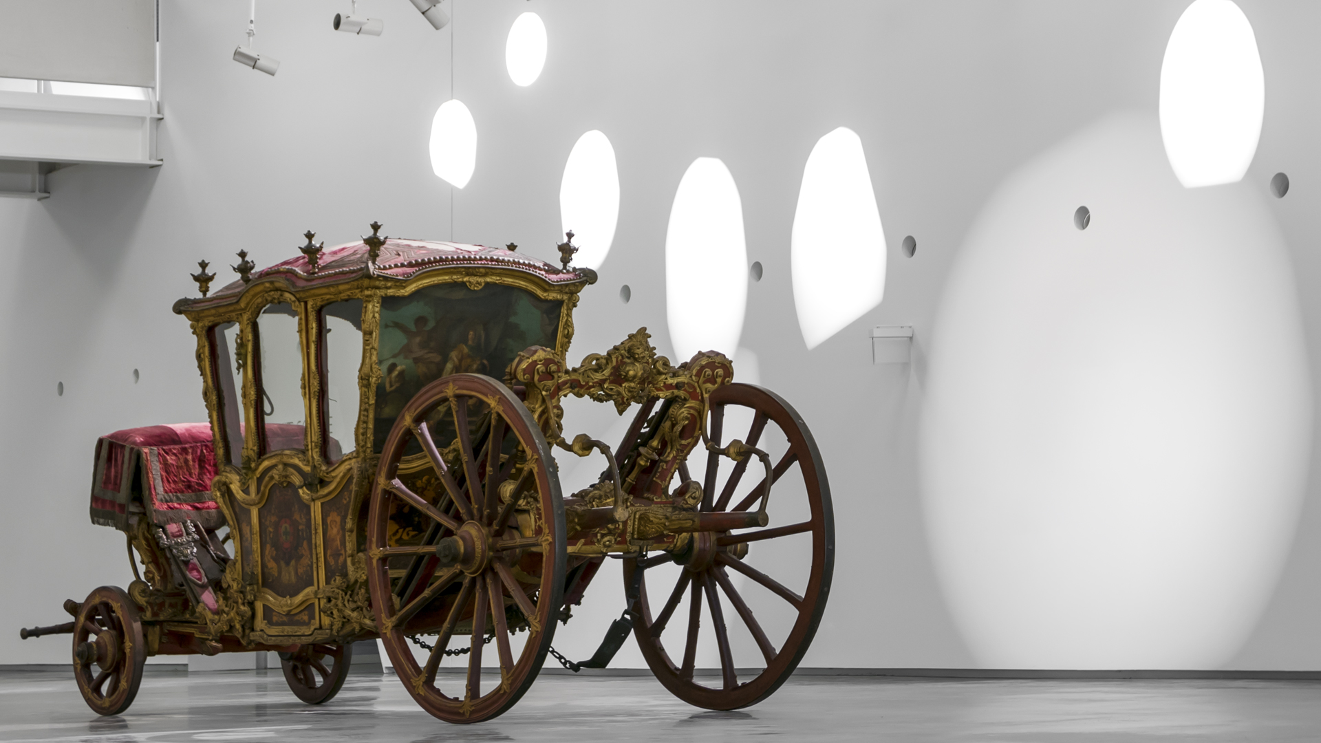 El Museo Nacional de Carruajes de Lisboa posee la mayor colección de coches del mundo