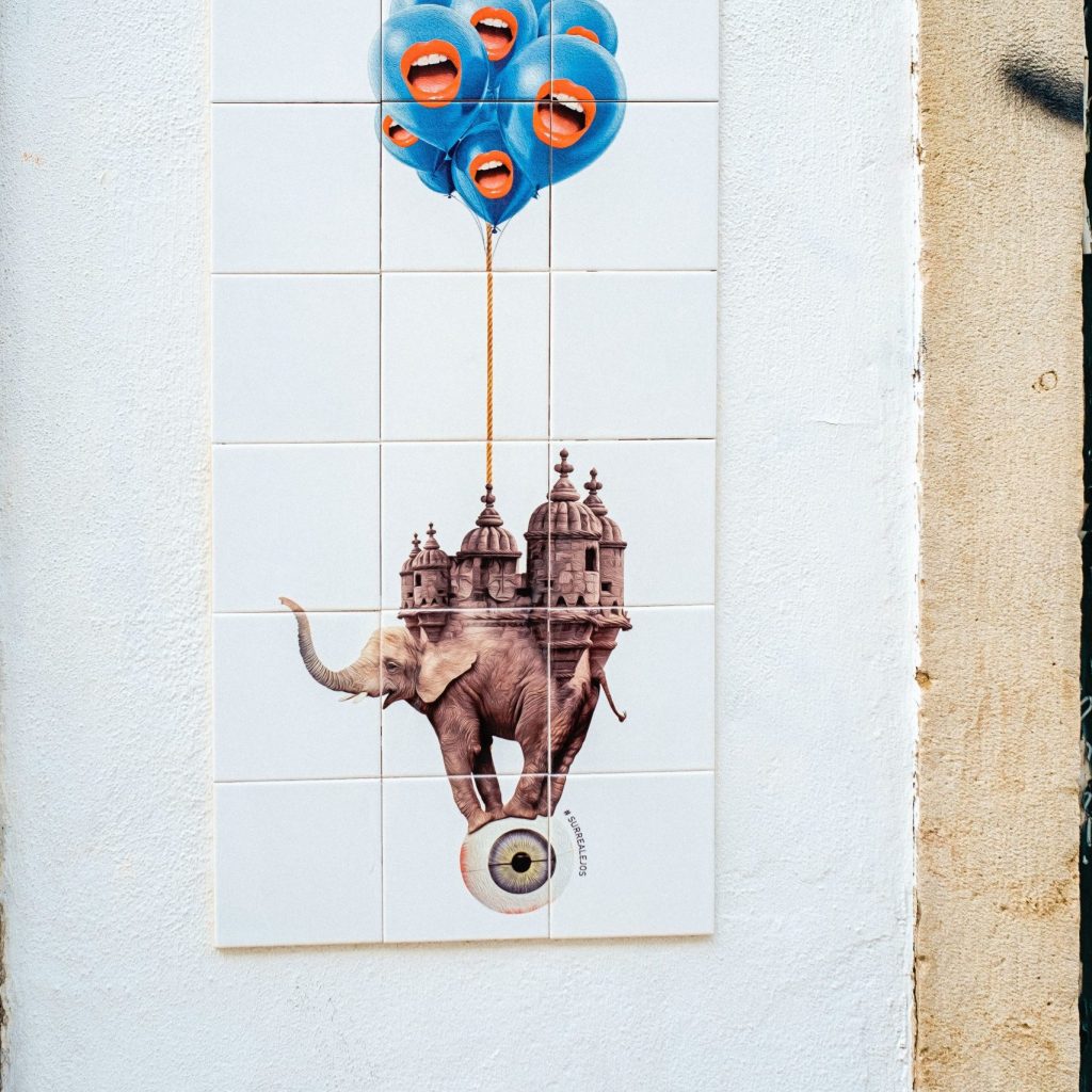 Panel de azulejo en modo arte urbano por Surrealejos