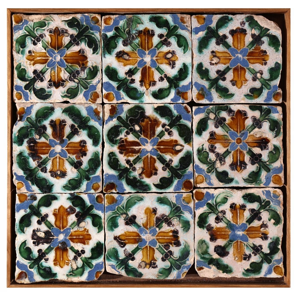 Panel de azulejos hispano-árabe del siglo XVI que puedes comprar en D'Orey en Lisboa