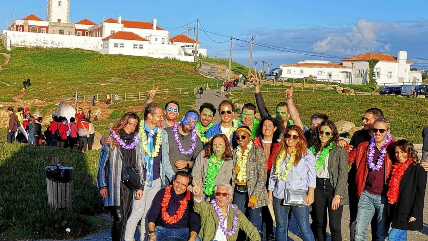Formación de equipos durante un seminario en Lisboa con actividades, organización completa del evento de la empresa