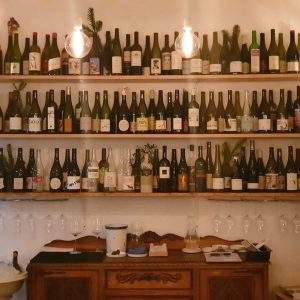 Natural wine bar from Portugal and Europe located near the Estrela Garden Park in Lisbon