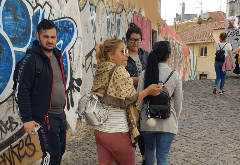 Os carteiristas de Lisboa misturam-se e fingem ser turistas