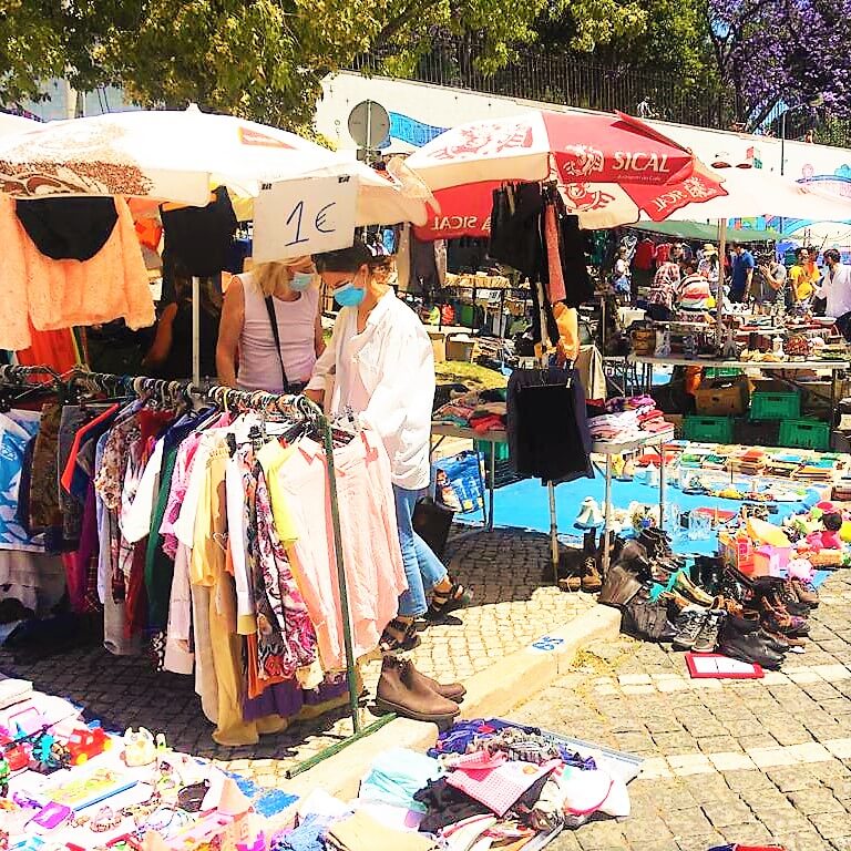 Feira da ladra feria del ladrón de Lisboa
