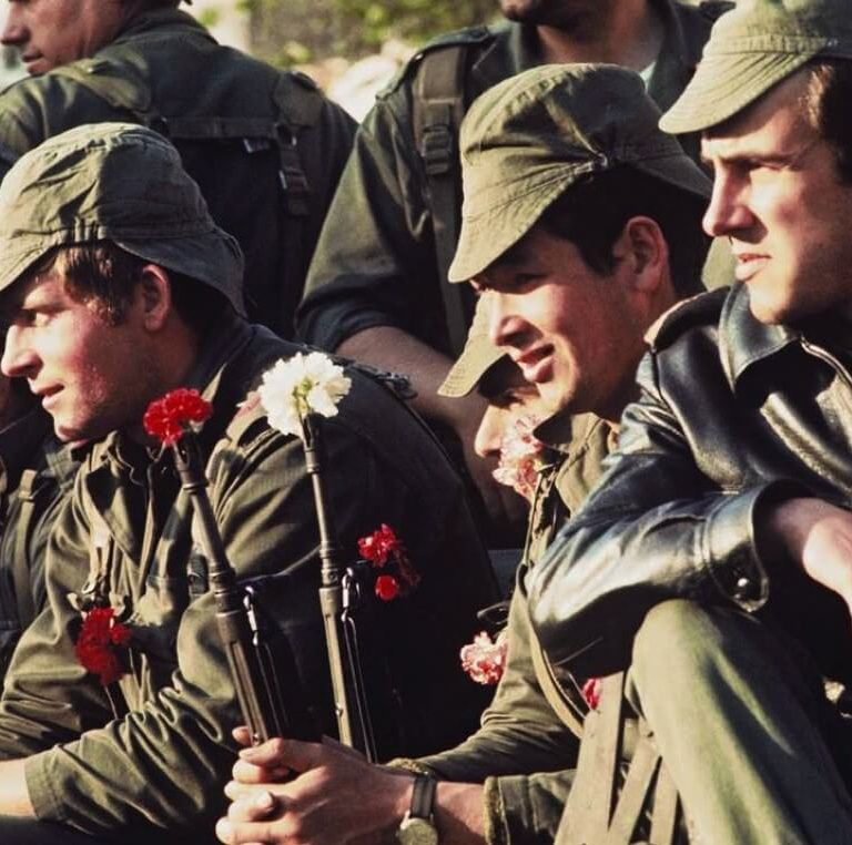 Militaires revolution des oeillets