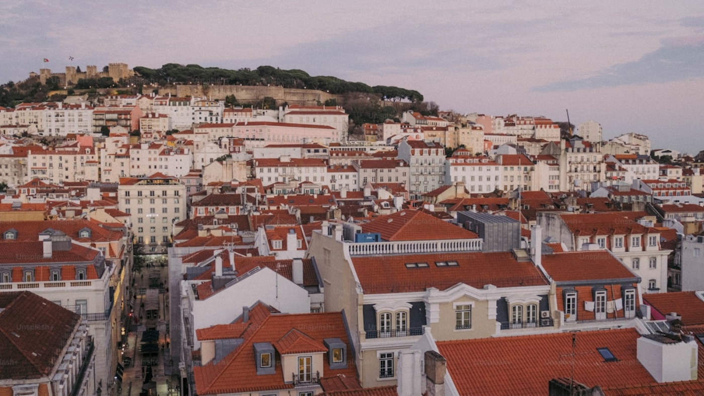 Ruta privada a pie por las estrechas calles Alfama en Lisboa