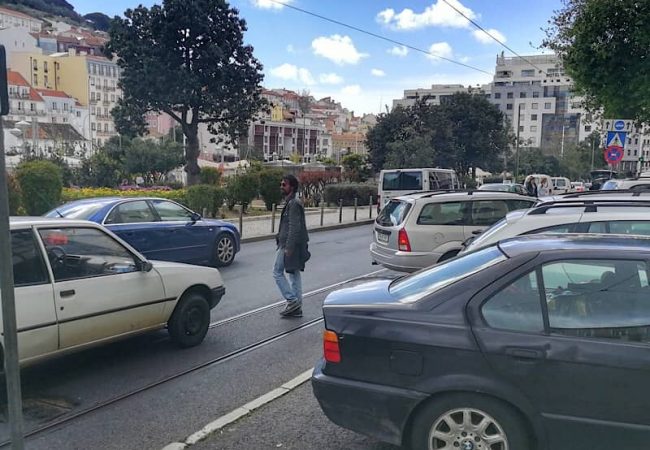 Aparcamiento complicado en Lisboa, con pocas plazas y tráfico complicado