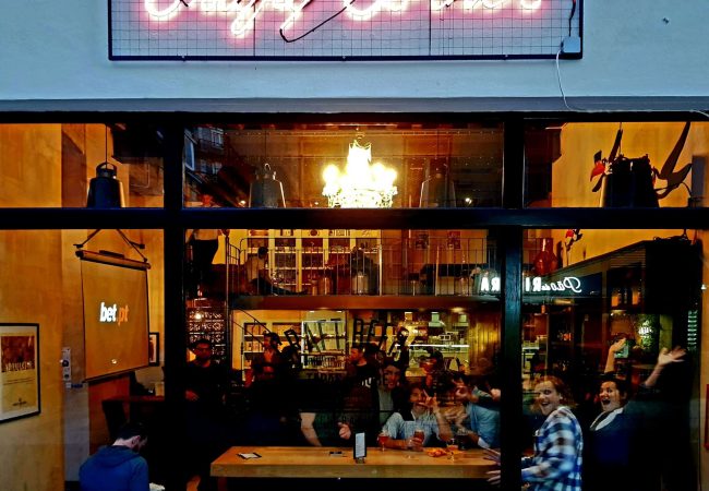 Crafty Corner an excellent craft beer bar in Lisbon on Cais do Sodre.