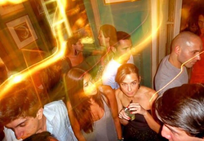 O Clube da Esquina é um bar gay-friendly em Lisboa localizado no Bairro Alto
