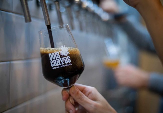 Brewery dois corvos, Lisbon's first craft brewery perfect for evenings out with erasmus buddies