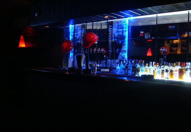 Woof X é um bar erótico gay em Lisboa, tão quente como o Bar Cru